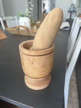 Vintage Wooden Mortar and Pestle - Natural Light Wood